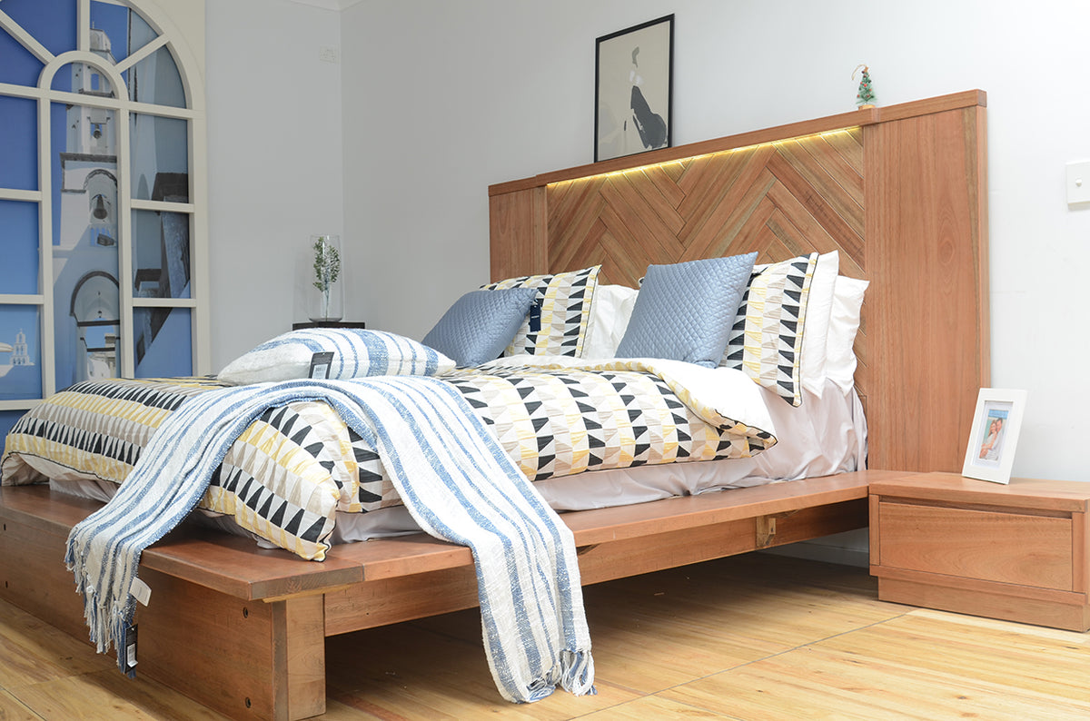 Kenmore Queen Bed Suite with 2 x Bedside